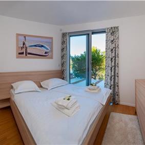 5 bedroom villa with heated infinity pool and sea views near Milna, Brac Island, sleeps 10